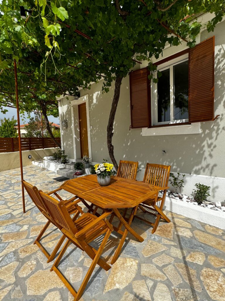 Terrace table
